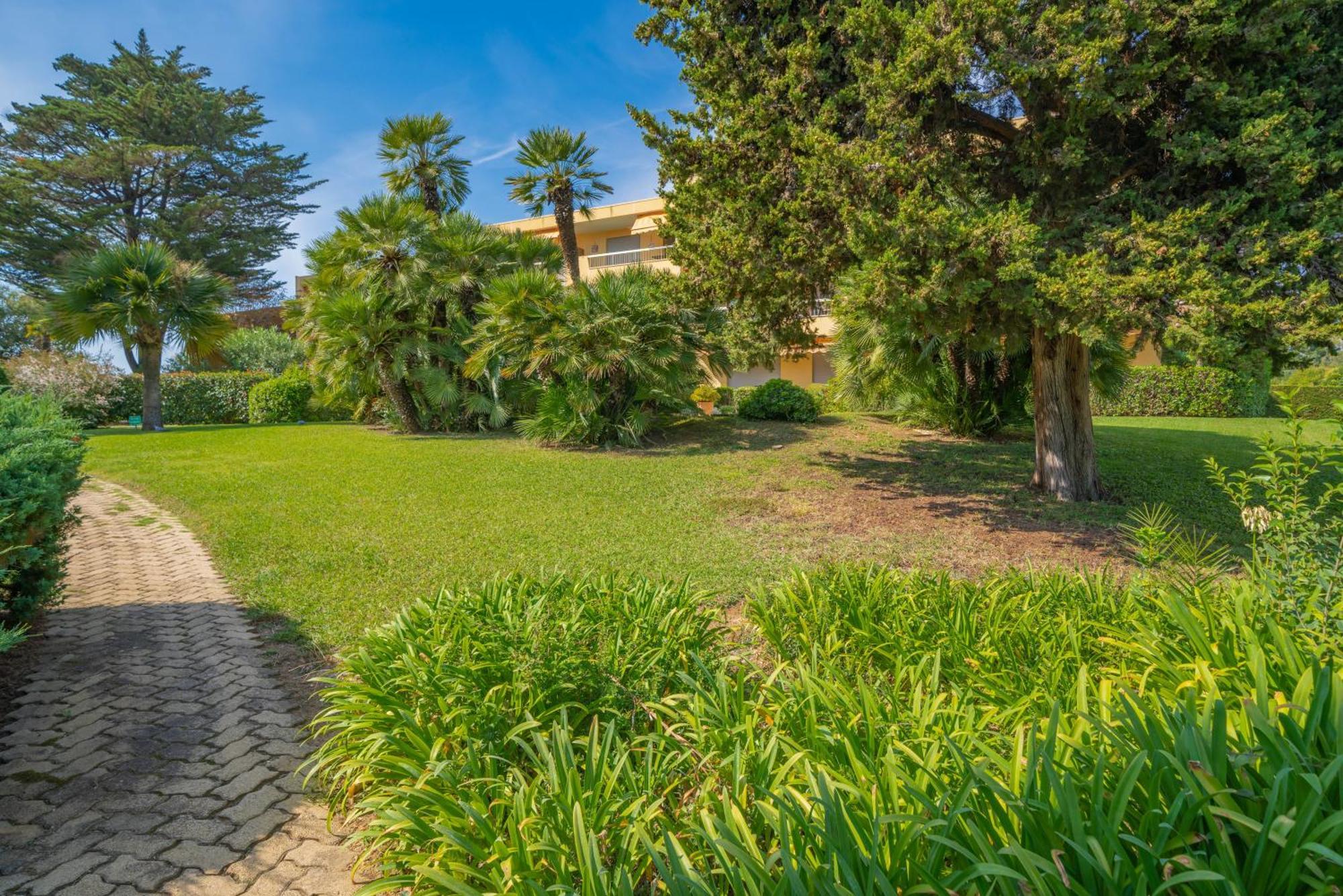 Les 15 Pins & La Mer -Your Green Getaway Near Sea & Beach Antibes Exteriér fotografie